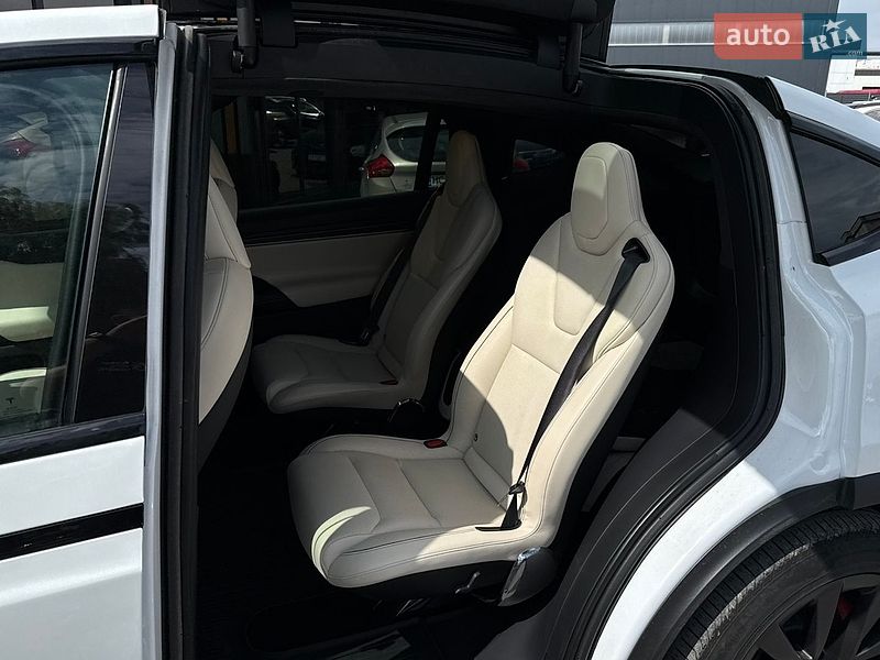 Позашляховик / Кросовер Tesla Model X 2023 в Львові
