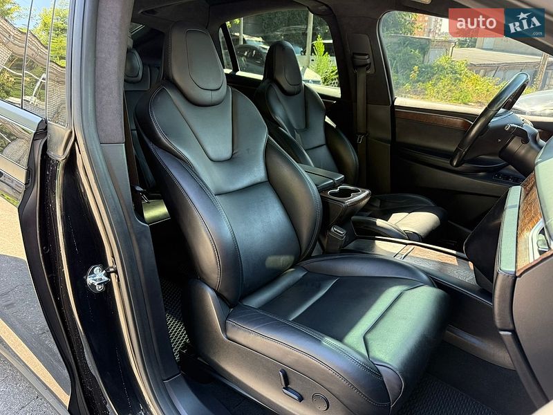 Внедорожник / Кроссовер Tesla Model X 2017 в Харькове