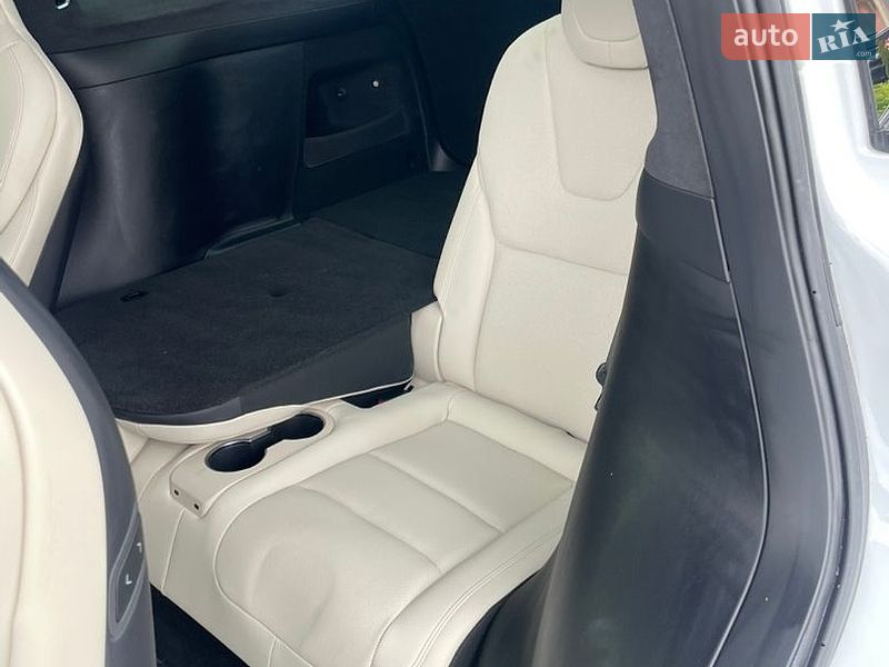 Внедорожник / Кроссовер Tesla Model X 2021 в Киеве