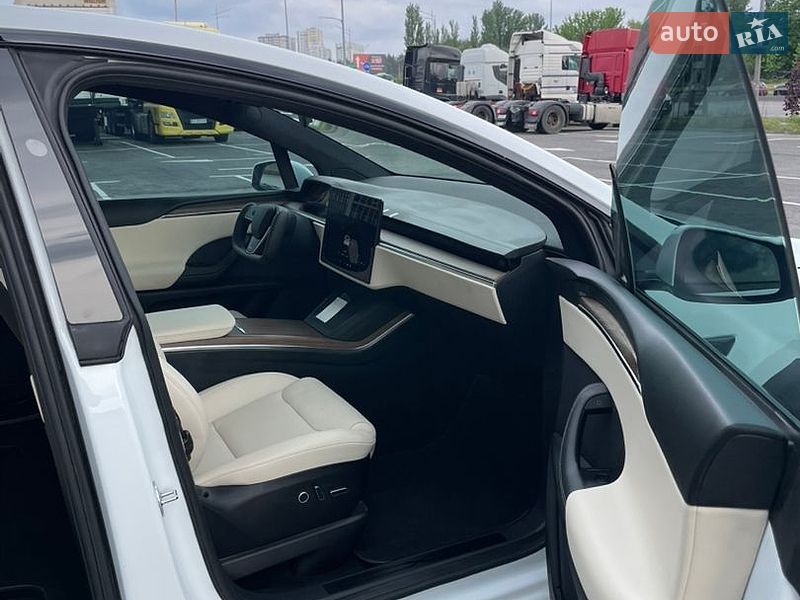 Внедорожник / Кроссовер Tesla Model X 2021 в Киеве