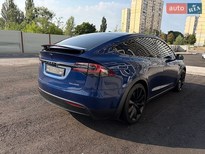Внедорожник / Кроссовер Tesla Model X 2019 в Киеве