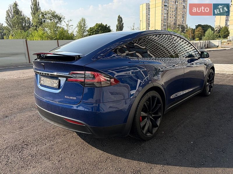Внедорожник / Кроссовер Tesla Model X 2019 в Киеве