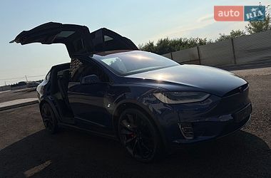 Внедорожник / Кроссовер Tesla Model X 2019 в Киеве