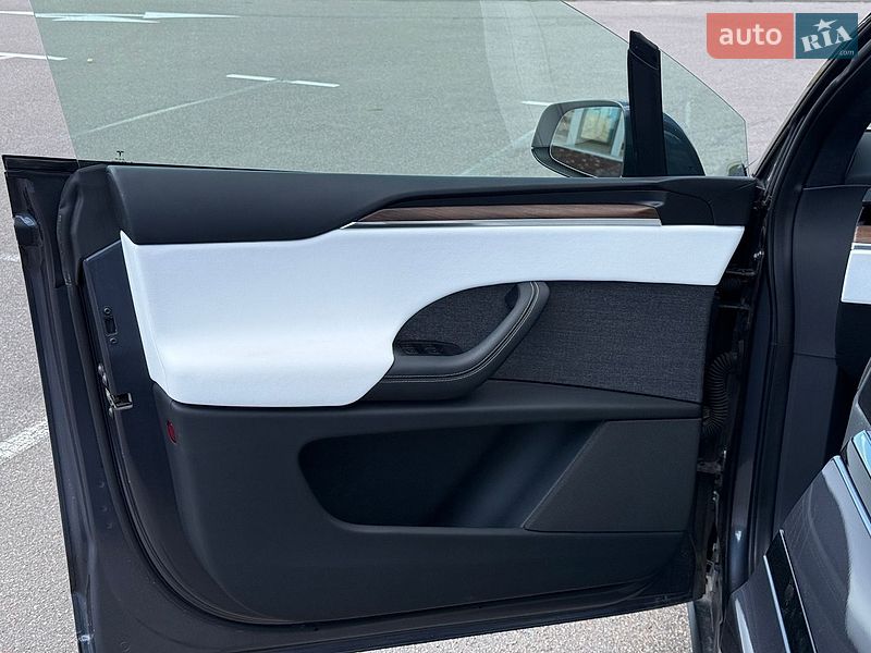 Внедорожник / Кроссовер Tesla Model X 2023 в Белогородке