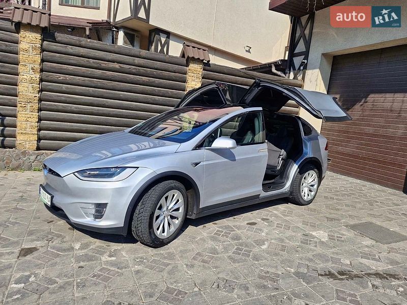Внедорожник / Кроссовер Tesla Model X 2018 в Виннице