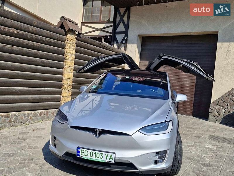 Внедорожник / Кроссовер Tesla Model X 2018 в Виннице