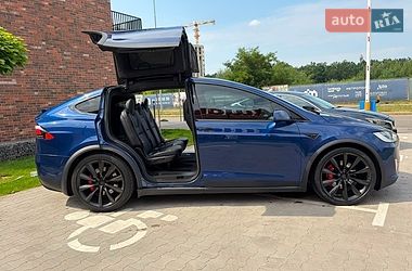 Внедорожник / Кроссовер Tesla Model X 2019 в Киеве