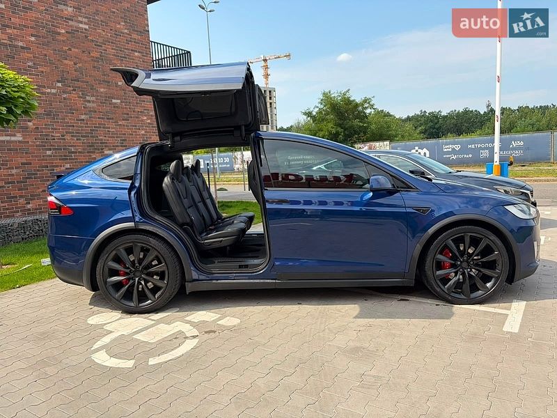 Внедорожник / Кроссовер Tesla Model X 2019 в Киеве