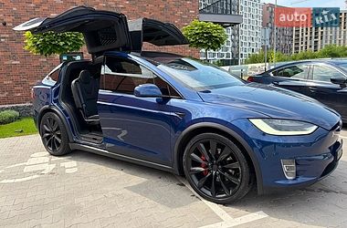 Внедорожник / Кроссовер Tesla Model X 2019 в Киеве