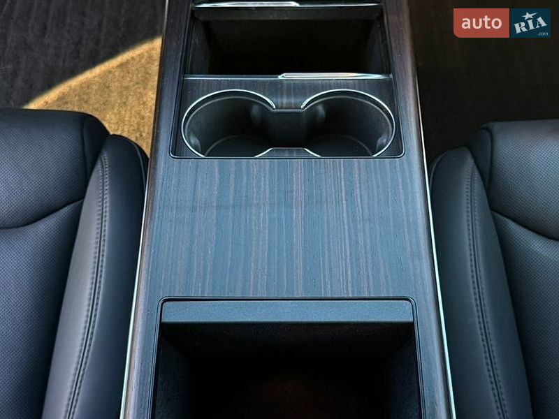 Внедорожник / Кроссовер Tesla Model X 2024 в Ровно