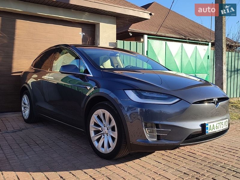 Tesla Model X 2018