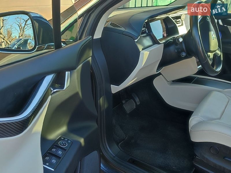 Позашляховик / Кросовер Tesla Model X 2018 в Дніпрі