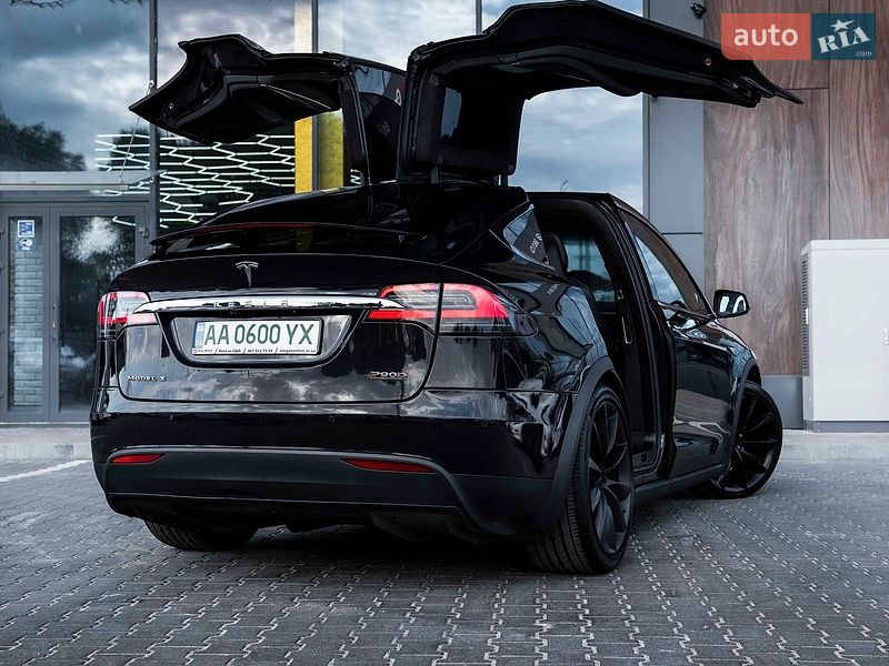 Внедорожник / Кроссовер Tesla Model X 2016 в Киеве