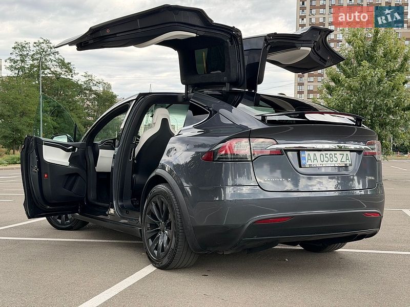 Внедорожник / Кроссовер Tesla Model X 2017 в Киеве