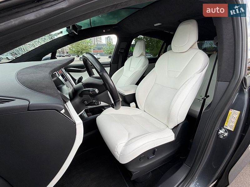 Внедорожник / Кроссовер Tesla Model X 2017 в Киеве