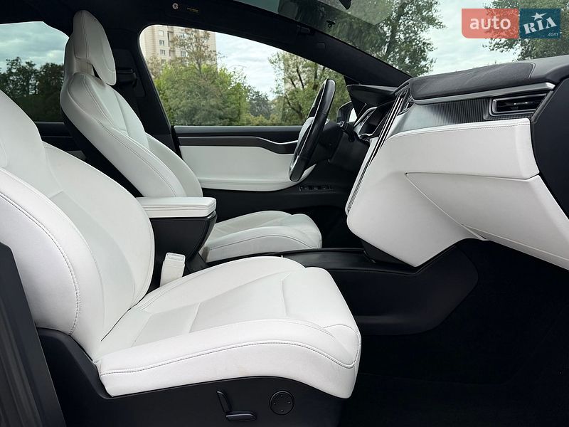 Внедорожник / Кроссовер Tesla Model X 2017 в Киеве