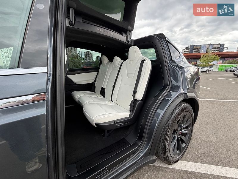Внедорожник / Кроссовер Tesla Model X 2017 в Киеве