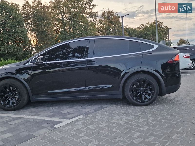 Внедорожник / Кроссовер Tesla Model X 2016 в Виннице