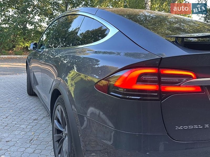 Внедорожник / Кроссовер Tesla Model X 2018 в Киеве