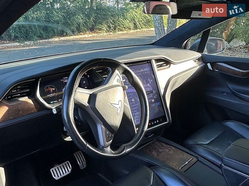 Внедорожник / Кроссовер Tesla Model X 2018 в Киеве