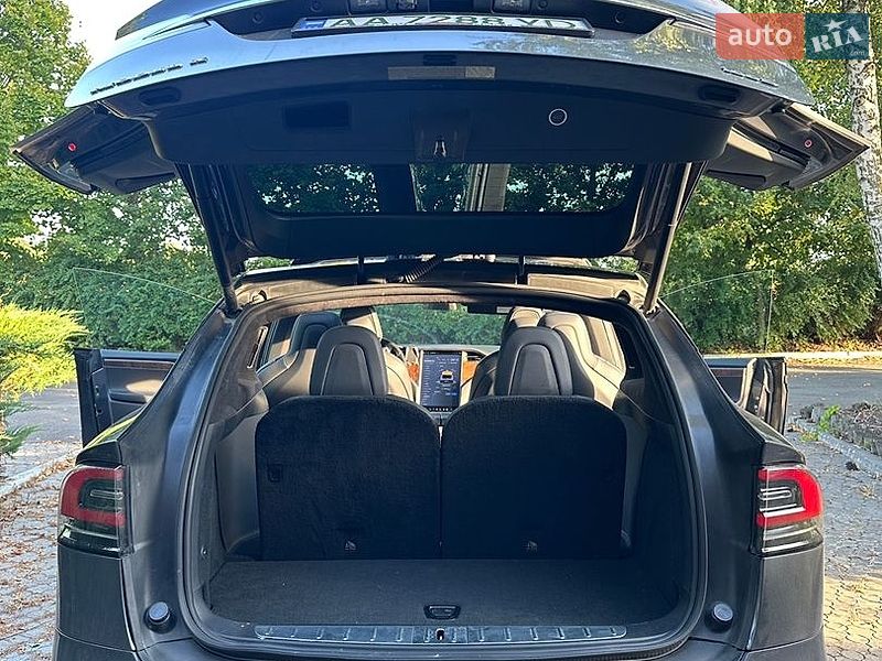 Внедорожник / Кроссовер Tesla Model X 2018 в Киеве