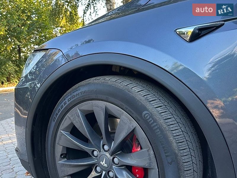 Внедорожник / Кроссовер Tesla Model X 2018 в Киеве
