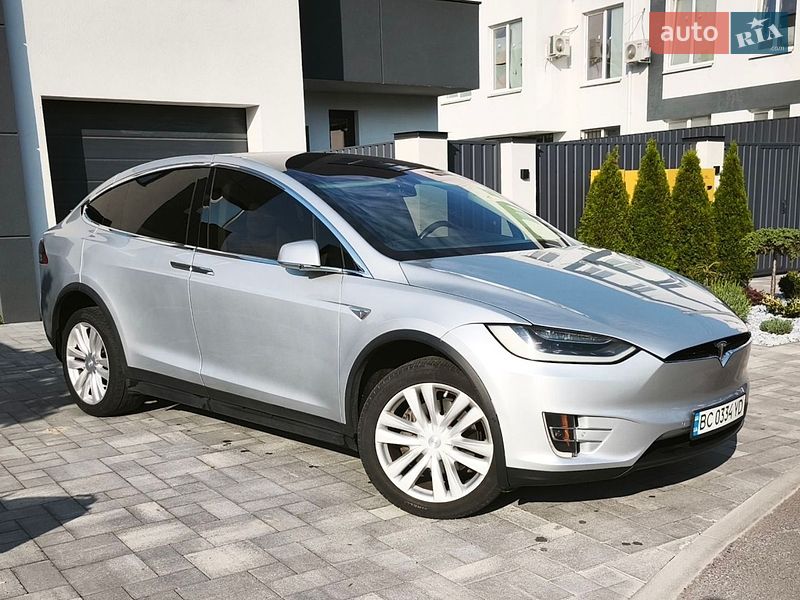 Tesla Model X 2016