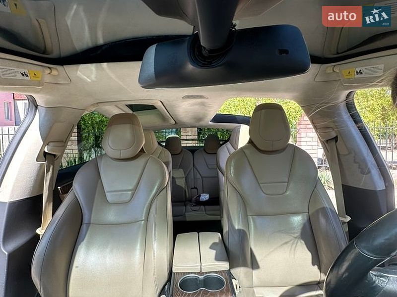 Позашляховик / Кросовер Tesla Model X 2016 в Кам'янському