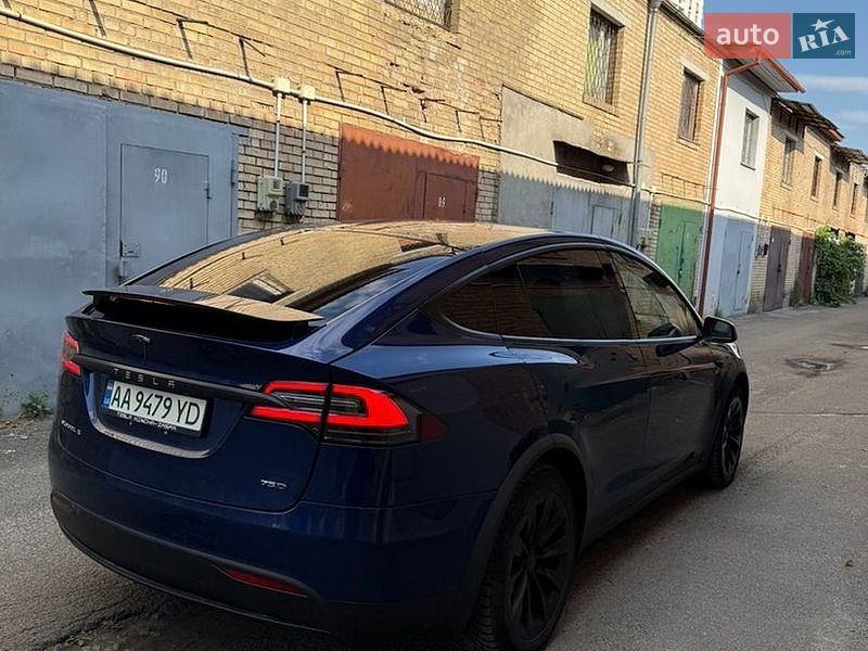 Tesla Model X 2016