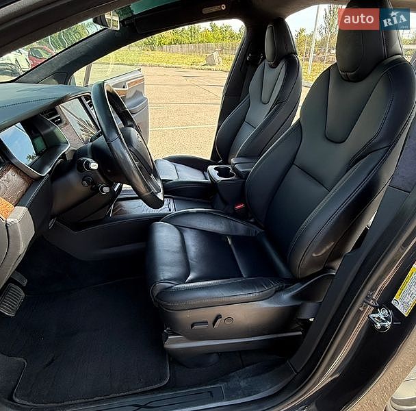 Позашляховик / Кросовер Tesla Model X 2020 в Кривому Розі