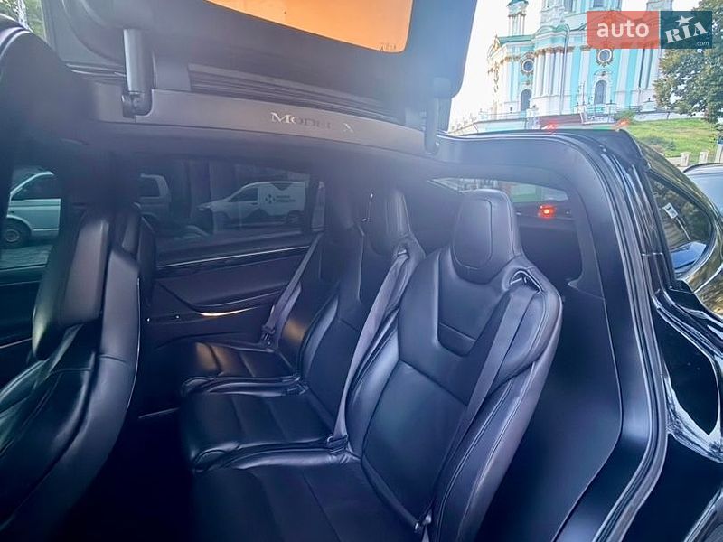 Позашляховик / Кросовер Tesla Model X 2015 в Києві