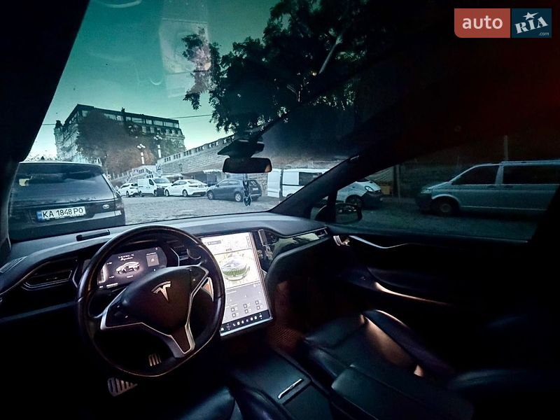 Позашляховик / Кросовер Tesla Model X 2015 в Києві