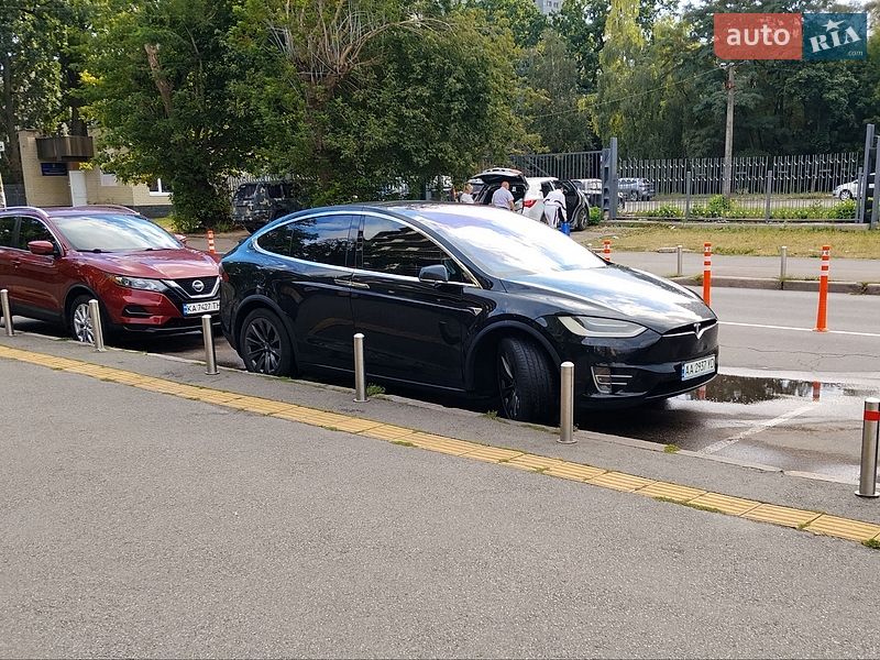 Tesla Model X 2017