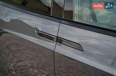 Позашляховик / Кросовер Tesla Model X 2022 в Чернівцях