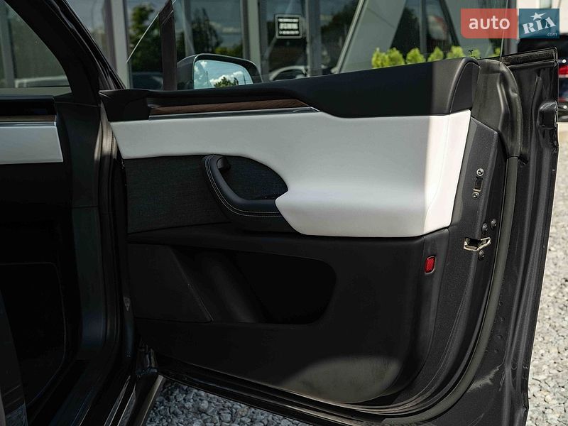Позашляховик / Кросовер Tesla Model X 2022 в Чернівцях