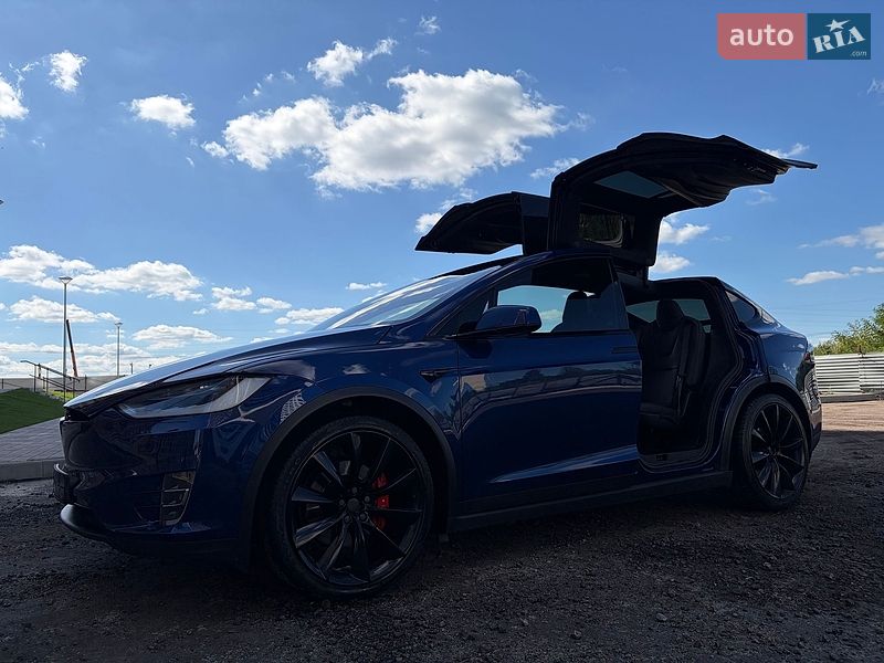 Внедорожник / Кроссовер Tesla Model X 2019 в Киеве