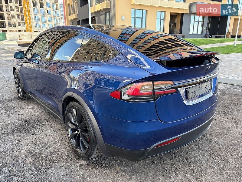Внедорожник / Кроссовер Tesla Model X 2019 в Киеве
