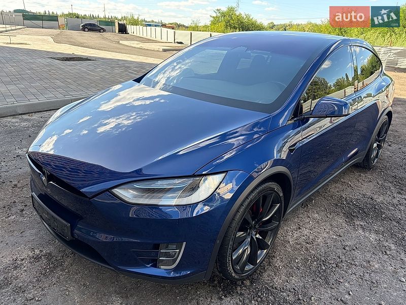 Внедорожник / Кроссовер Tesla Model X 2019 в Киеве