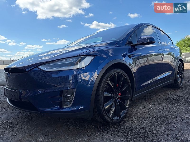 Внедорожник / Кроссовер Tesla Model X 2019 в Киеве