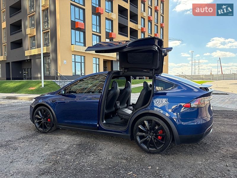 Внедорожник / Кроссовер Tesla Model X 2019 в Киеве