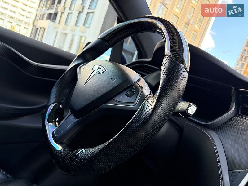 Внедорожник / Кроссовер Tesla Model X 2019 в Киеве