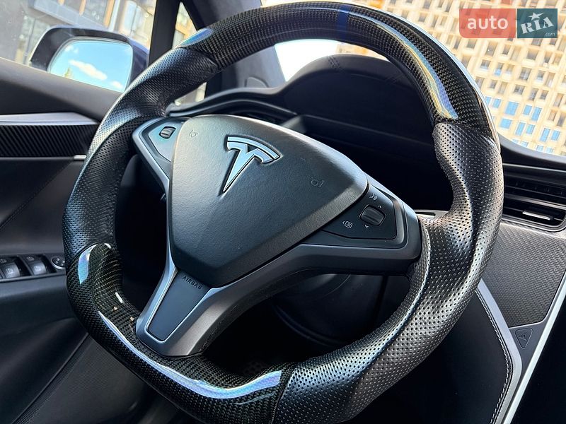 Внедорожник / Кроссовер Tesla Model X 2019 в Киеве
