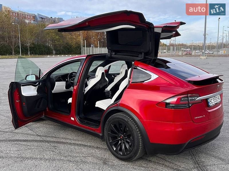 Внедорожник / Кроссовер Tesla Model X 2016 в Львове