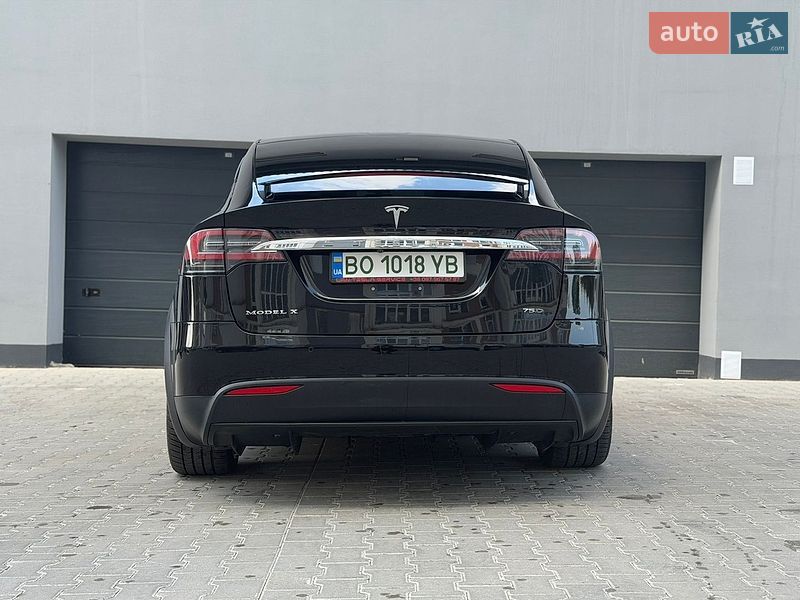 Позашляховик / Кросовер Tesla Model X 2016 в Тернополі