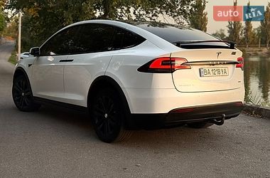 Позашляховик / Кросовер Tesla Model X 2017 в Кропивницькому