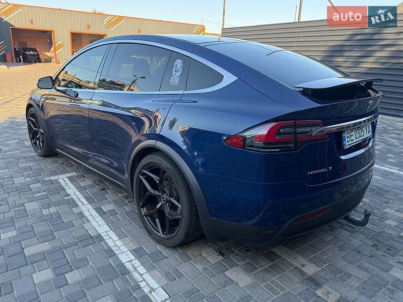 Внедорожник / Кроссовер Tesla Model X 2016 в Николаеве