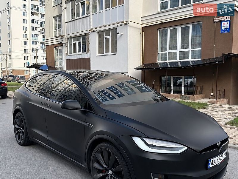 Позашляховик / Кросовер Tesla Model X 2016 в Чернігові