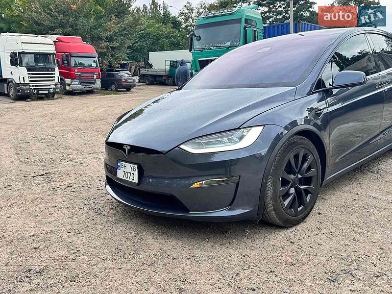 Tesla Model X 2022