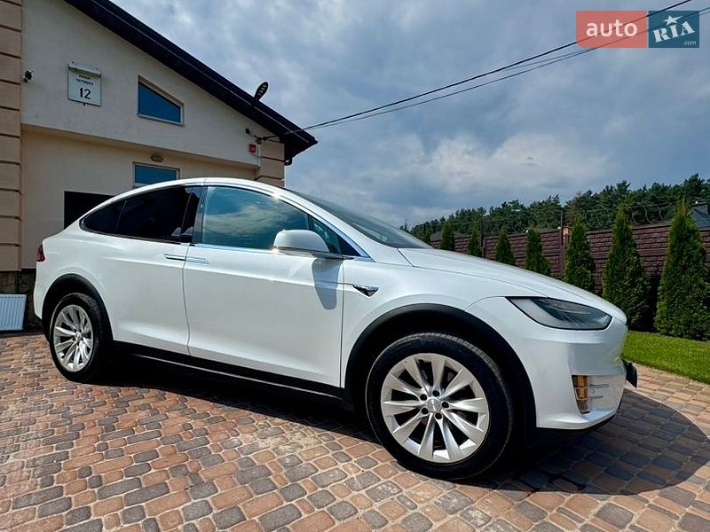 Позашляховик / Кросовер Tesla Model X 2019 в Києві