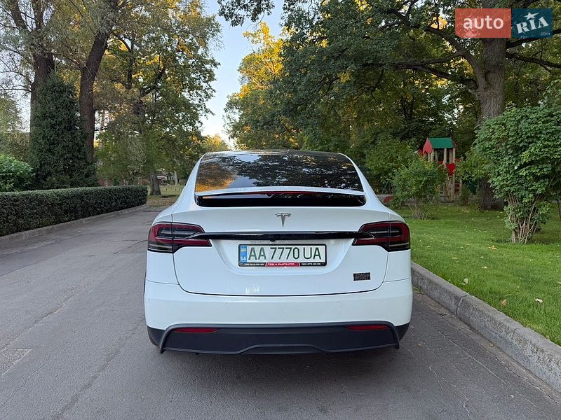 Позашляховик / Кросовер Tesla Model X 2022 в Бучі